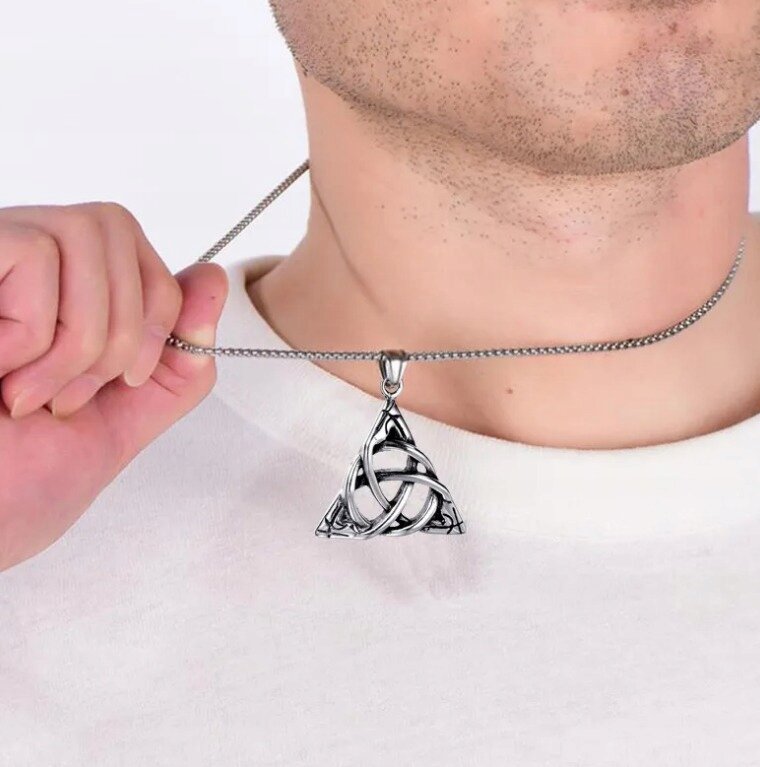 Męski Naszyjnik Irlandzki Węzeł Amulet Trinity (5)