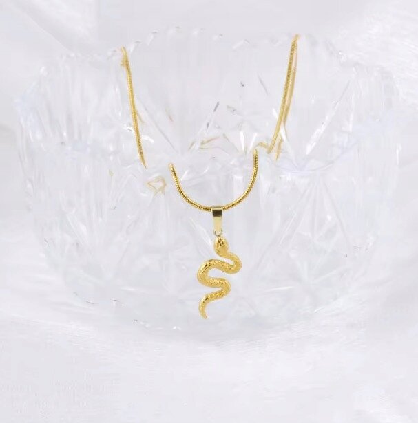 Naszyjnik Z Wężem Wąż Łańcuszek Stylowy STAL CHIRURGICZN Pozłacana 18K (3)